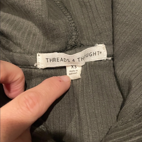 Threads 4 Thought Gray Ribbed Top - Picture 2 of 4